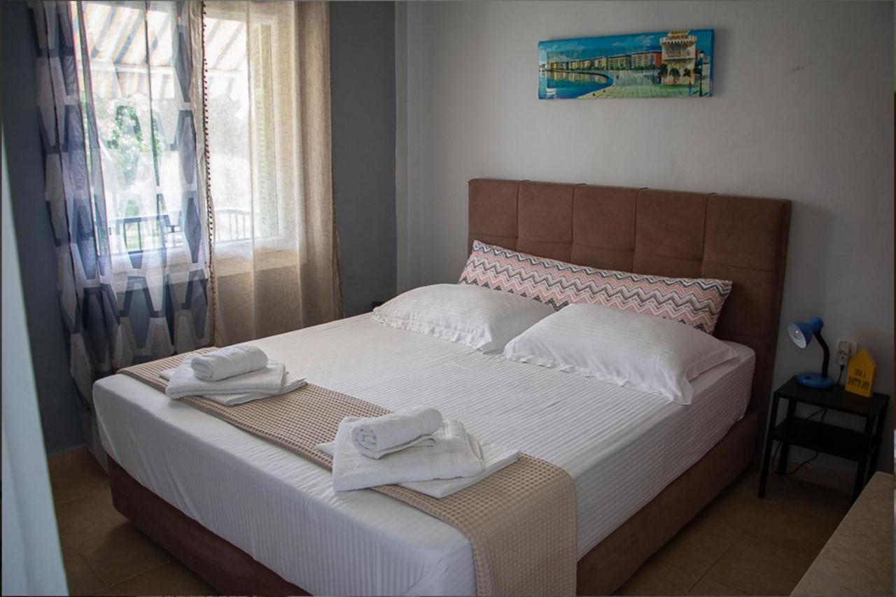 Olivemare Holidays Néa Iráklia Kültér fotó